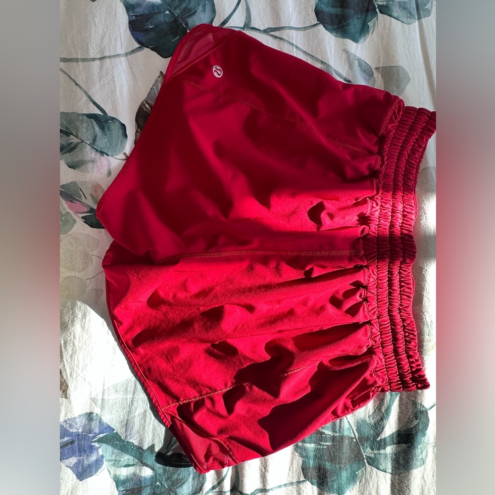 Lululemon Hotty Hot High-Rise Lined Short (4 inch)